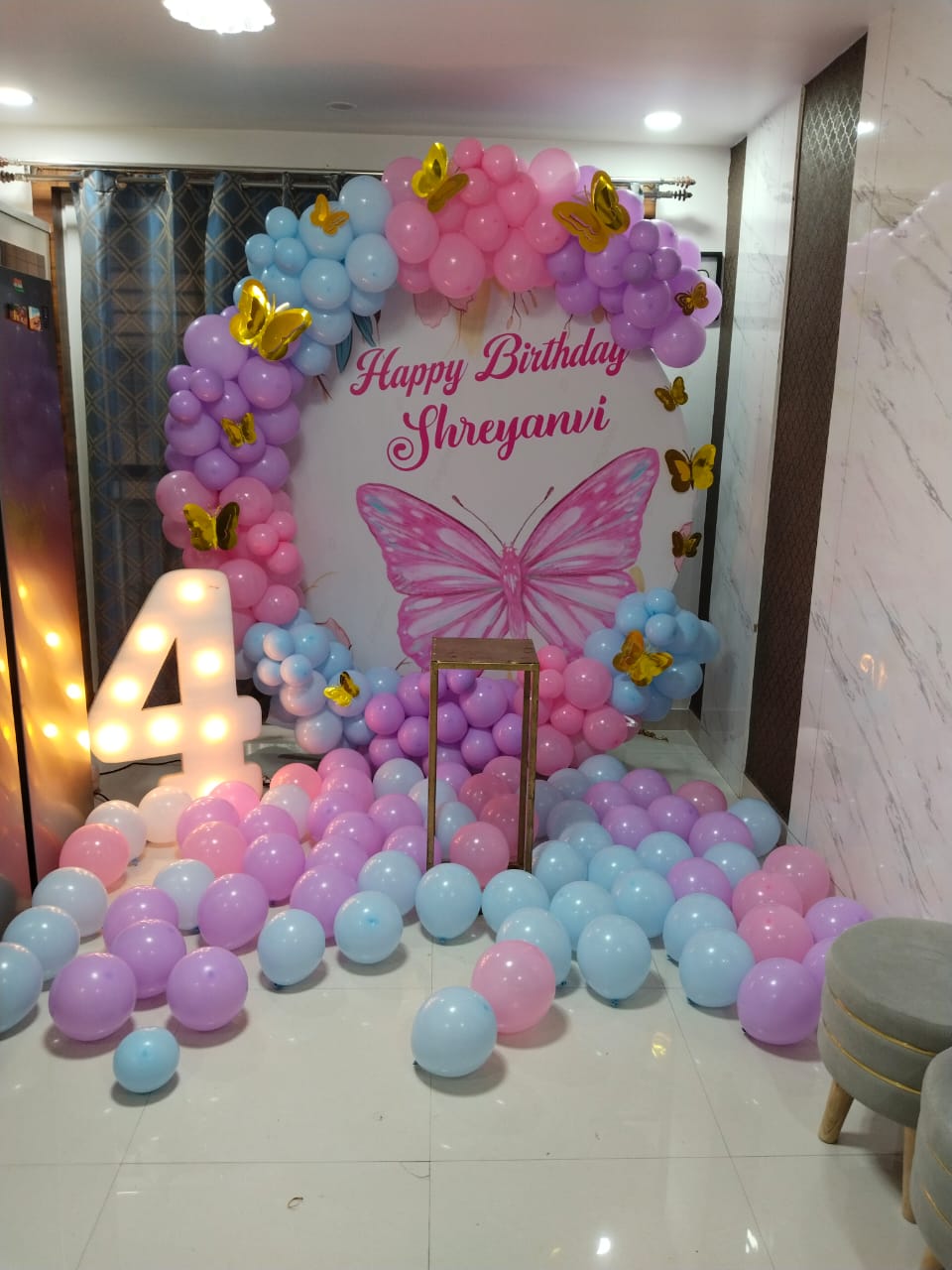 Arch of 250 Balloons pink