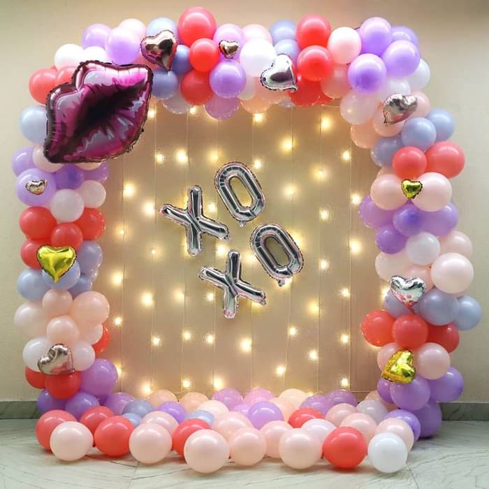 Romantic XO Balloon Backdrop