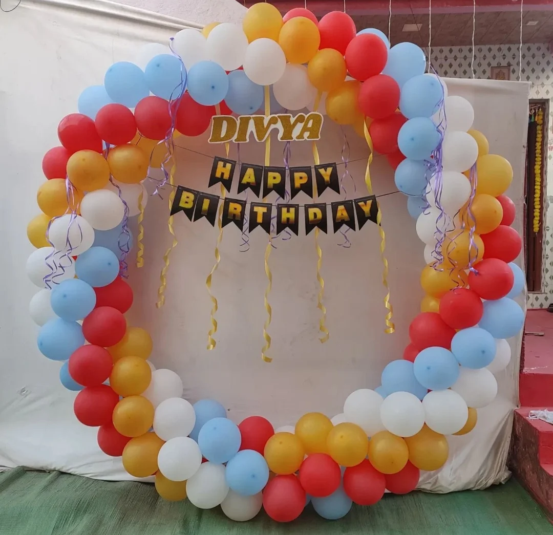 Circular Arrangement Ring Decoration