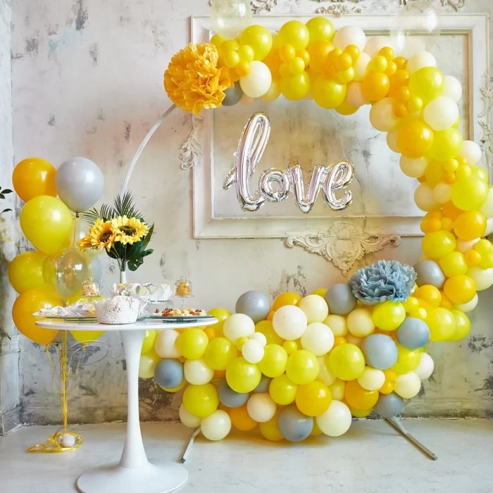Love Ring Balloon Decor