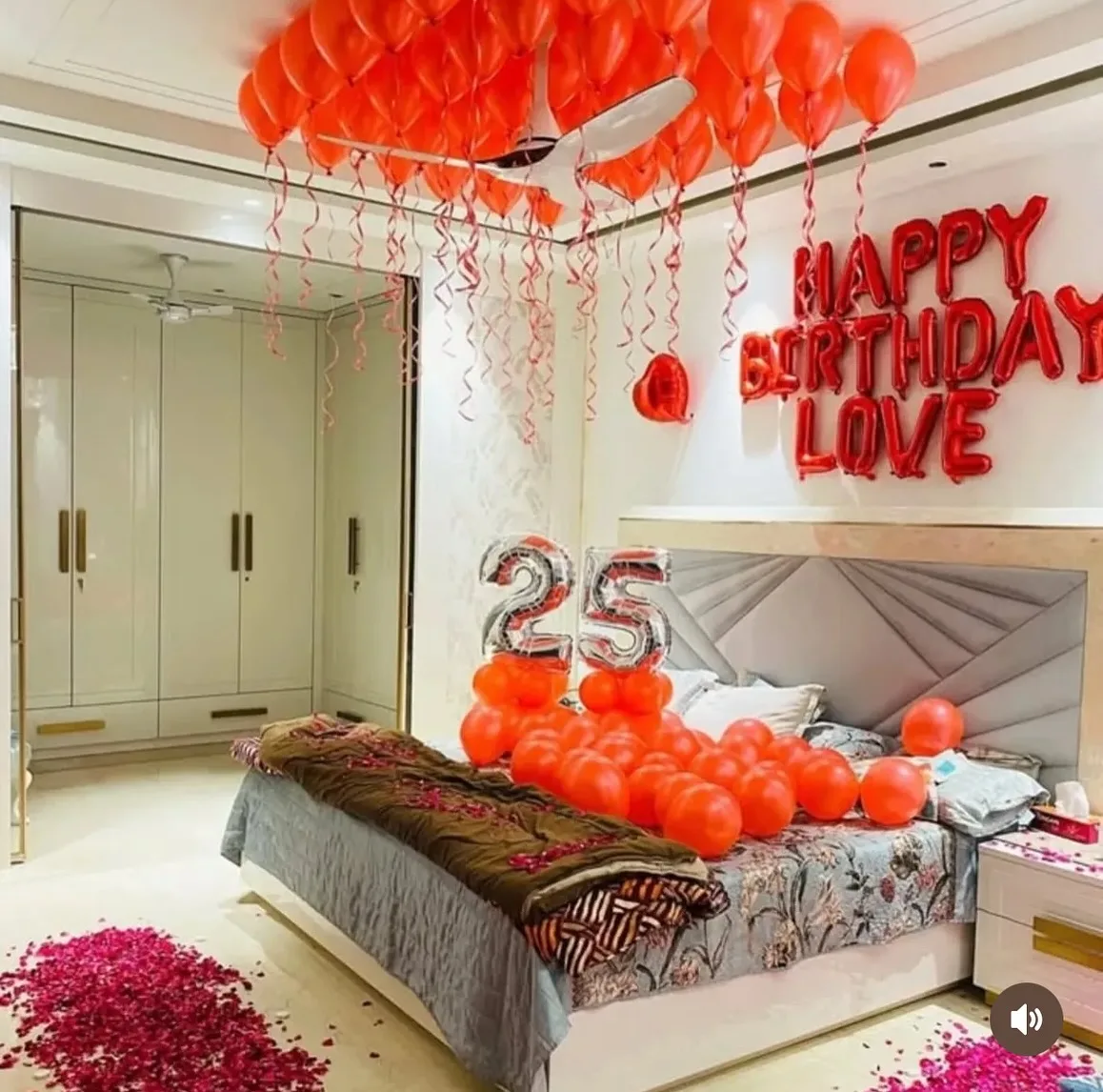 Romantic Red Birthday Room Décor